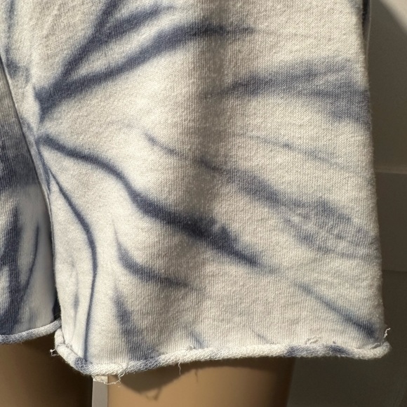 🌈 Trendy Grayson Threads Girls Tie-Dyed Shorts | XS | Cozy Sleepwear - Picture 5 of 9
